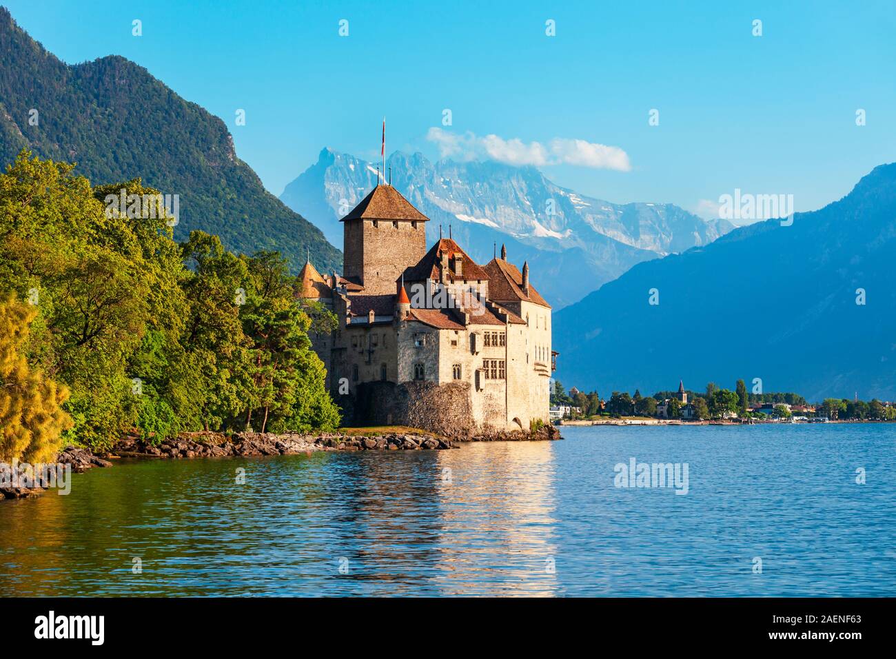 Il Castello di Chillon o Castello di Chillon è un'isola castello situato sul Lago di Ginevra, vicino alla città di Montreux in Svizzera Foto Stock