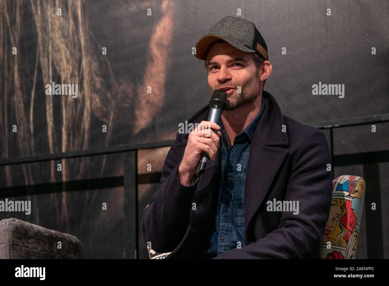 DORTMUND, Germania - 8 Dicembre 2019: Daniel Gillies (*1976, Canadese-nato in Nuova Zelanda attore - The Vampire Diaries, gli originali) parla delle sue esperienze nell'industria cinematografica al comico tedesco Con Dortmund Foto Stock