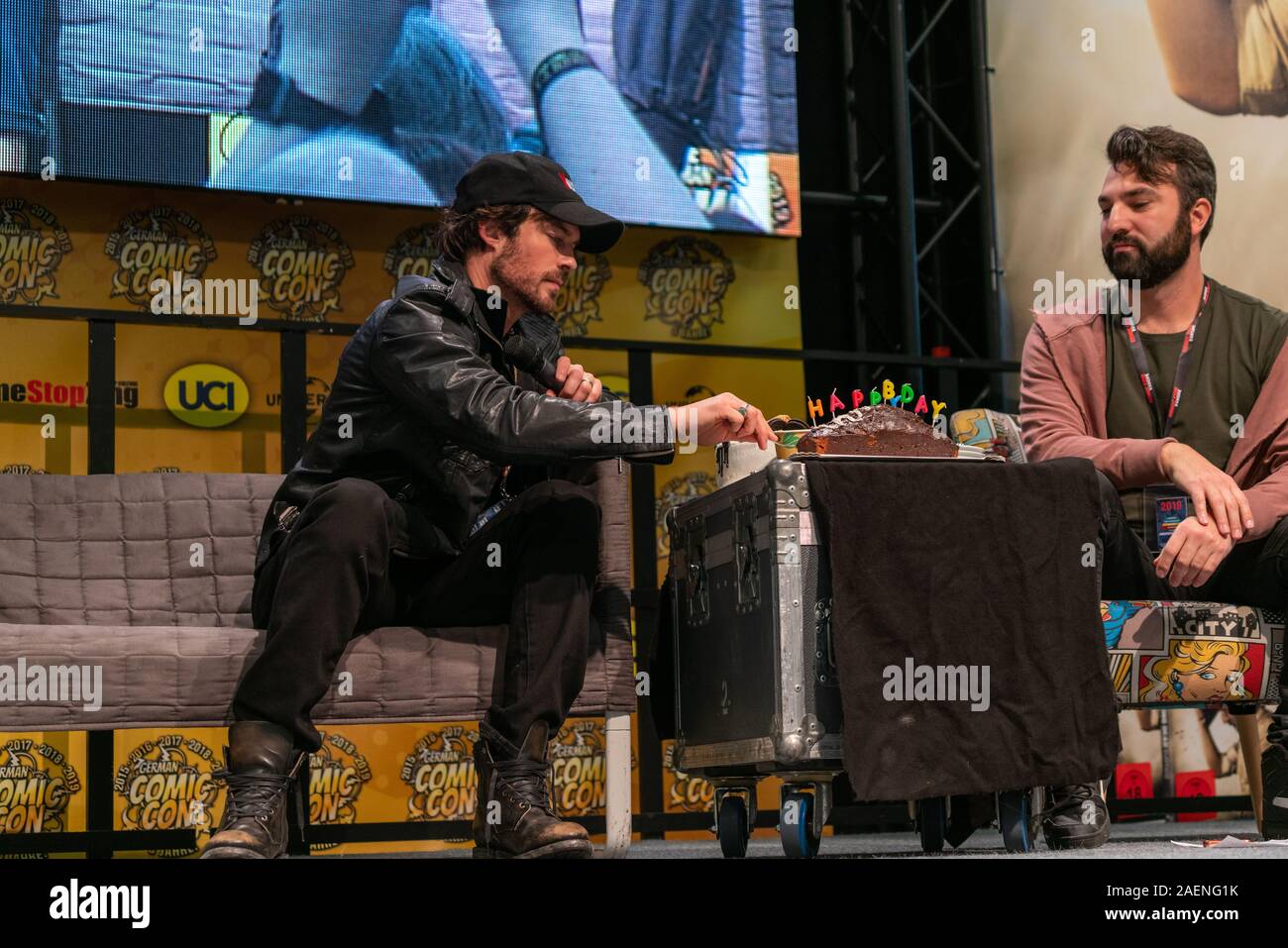DORTMUND, Germania - 8 Dicembre 2019: Ian Somerhalder (*1978, attore americano, modello e direttore - Vampire Diaries, perso) parla delle sue esperienze nell'industria cinematografica al comico tedesco Con Dortmund Foto Stock