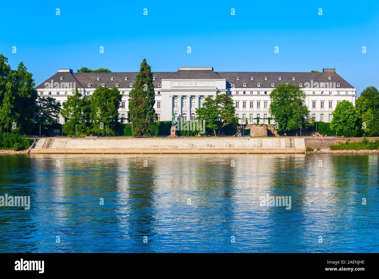 Palazzo elettorale o Kurfurstliches Schloss fu residenza dell ultimo Arcivescovo ed elettore di Treviri a Koblenz Germania Foto Stock