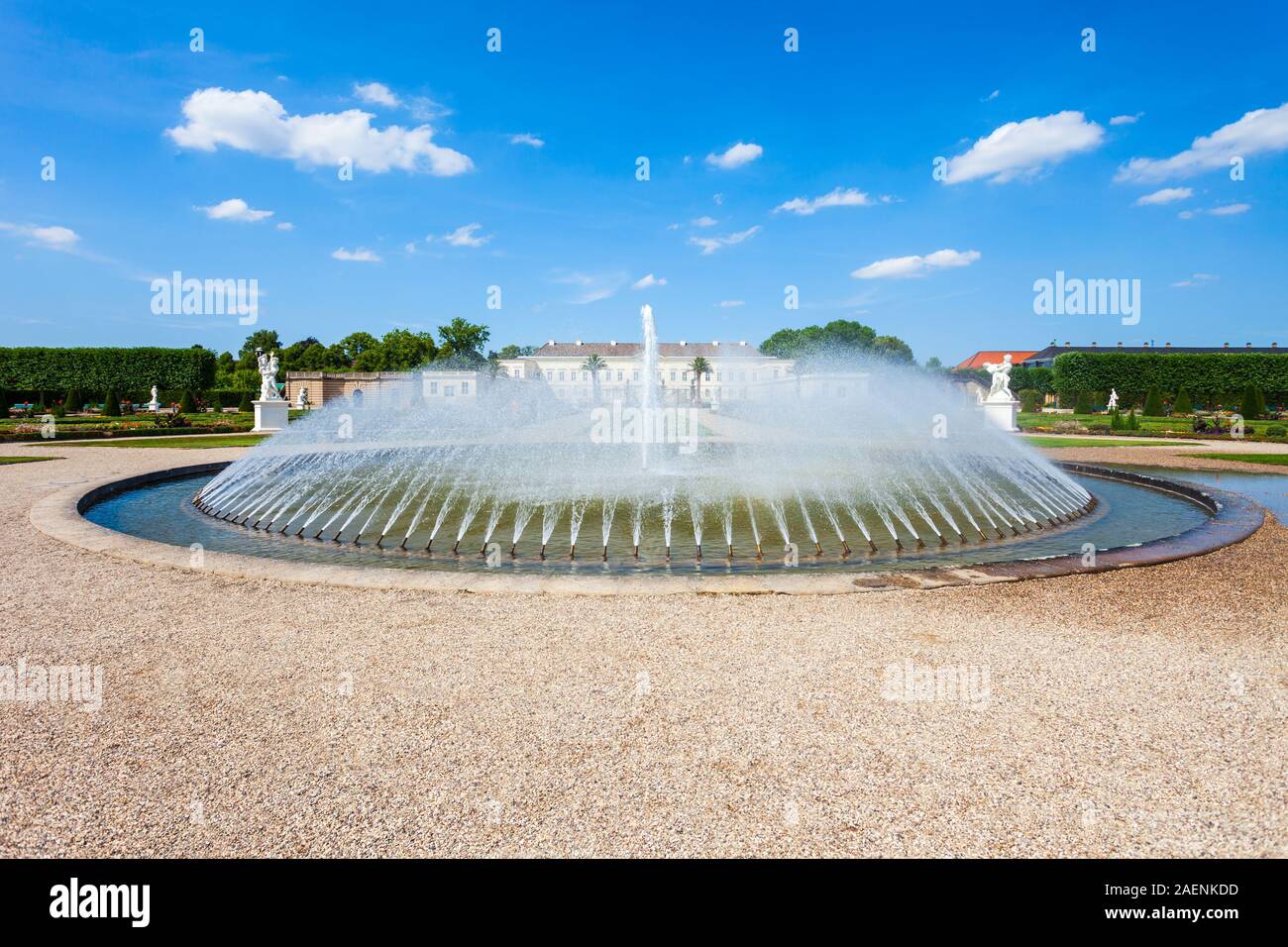Fontana a Herrenhausen Gardens di Herrenhausen Palace si trova a Hannover, Germania Foto Stock