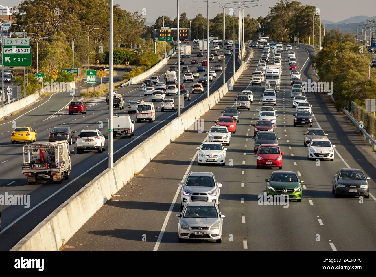 L'autostrada M1 è a piena capacità come automobilista di esperienza ritardi dalla congestione del Queensland strade più trafficate. Foto Stock