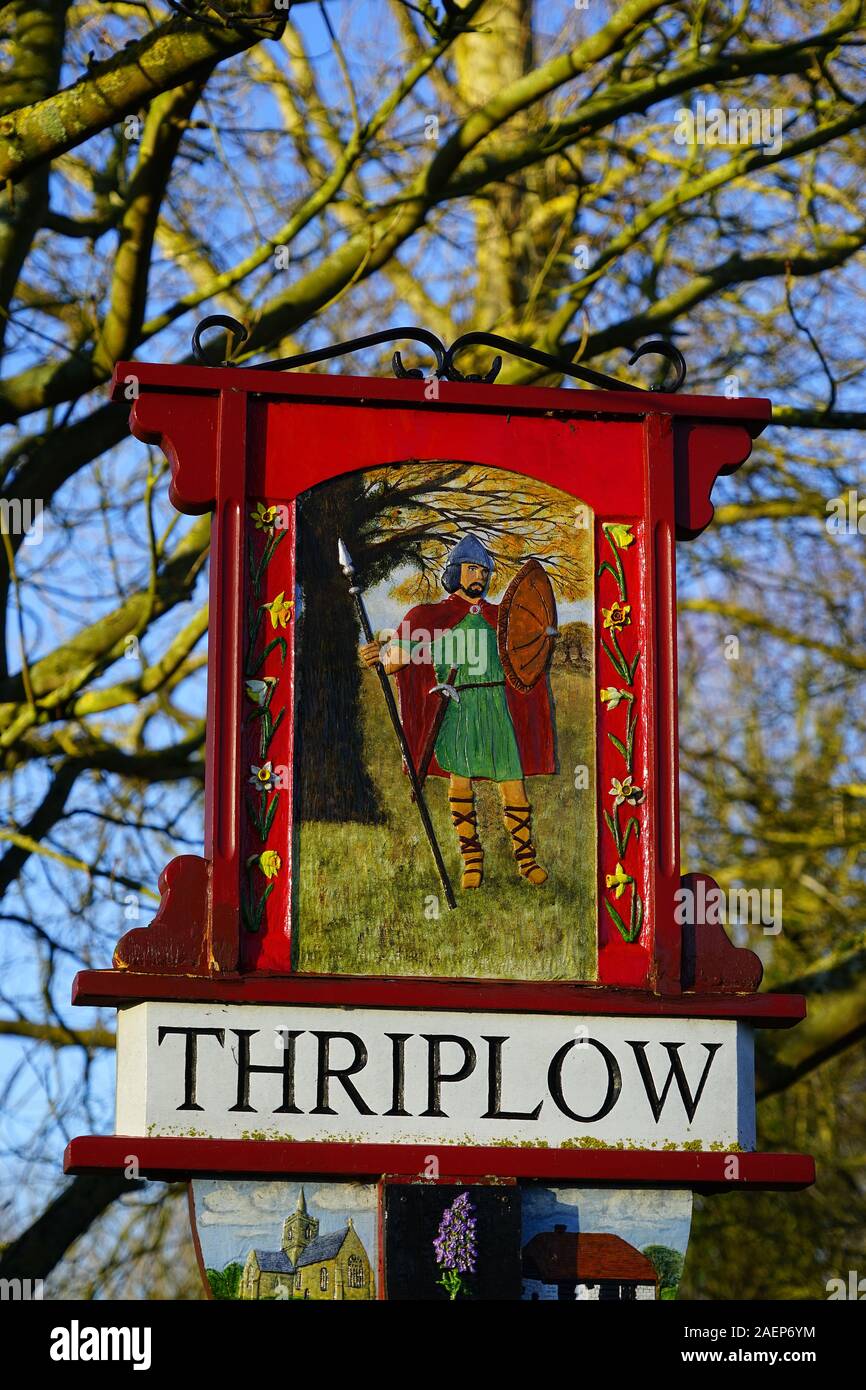 Il paese dipinto segno sul verde a Thriplow Foto Stock