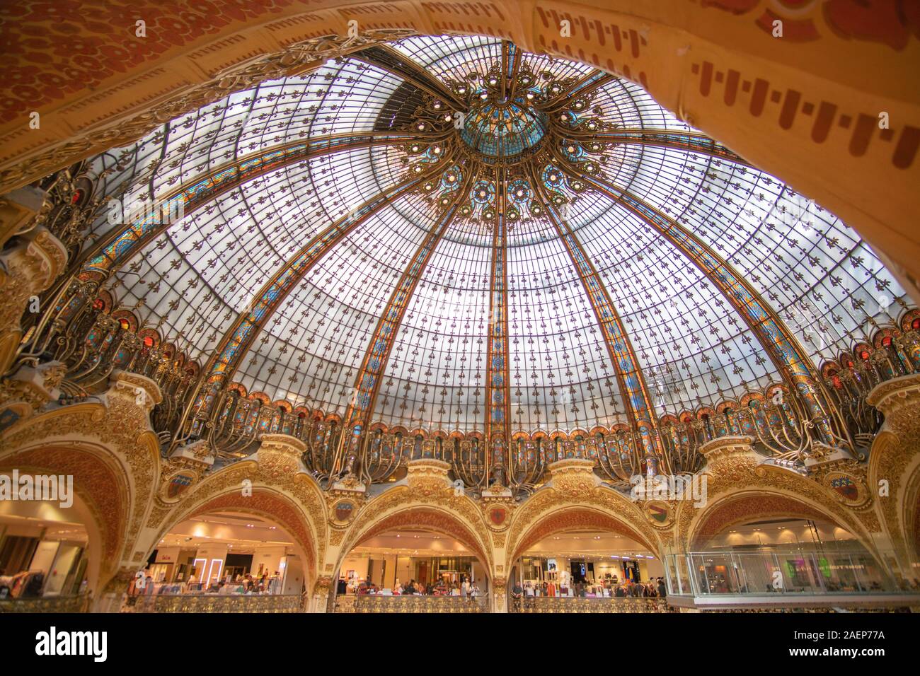 Gallerie Lafayette soffitto Foto Stock