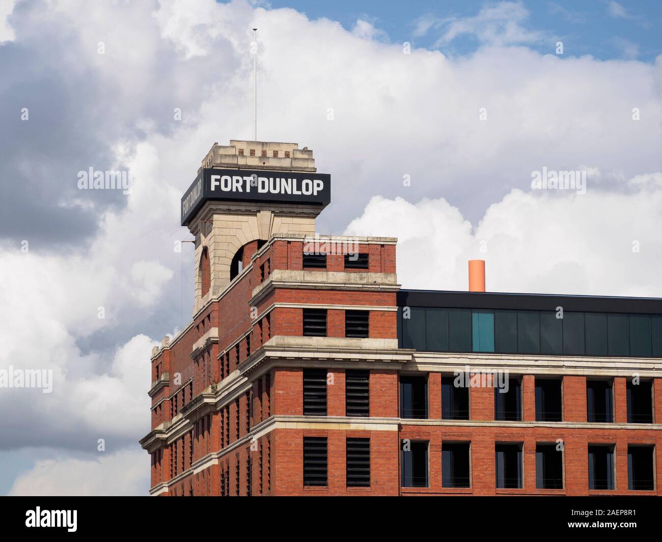 L'edificio Fort Dunlop a Birmingham, Inghilterra, Regno Unito. Foto Stock