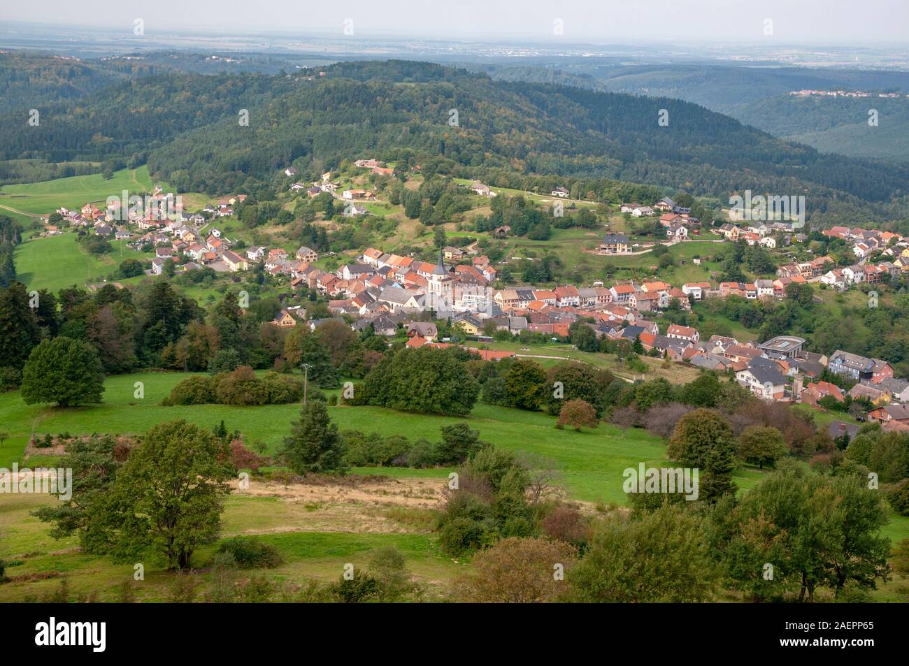 Villaggio di Dabo, campagne e colline nel Massiccio dei Vosgi, Moselle (57), il Grand Est, Francia Foto Stock