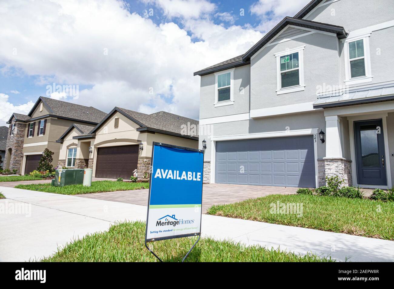 Saint Cloud Florida,Harmony,pianificato comunità,alloggio,casa singola  famiglia,nuova costruzione,disponibile per la vendita segno,FL190920086  Foto stock - Alamy