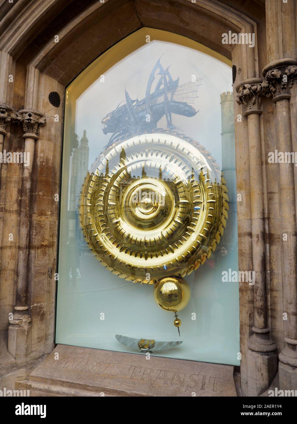 Corpus Christi Grasshopper orologio, Kings Parade, Cambridge Regno Unito Foto Stock