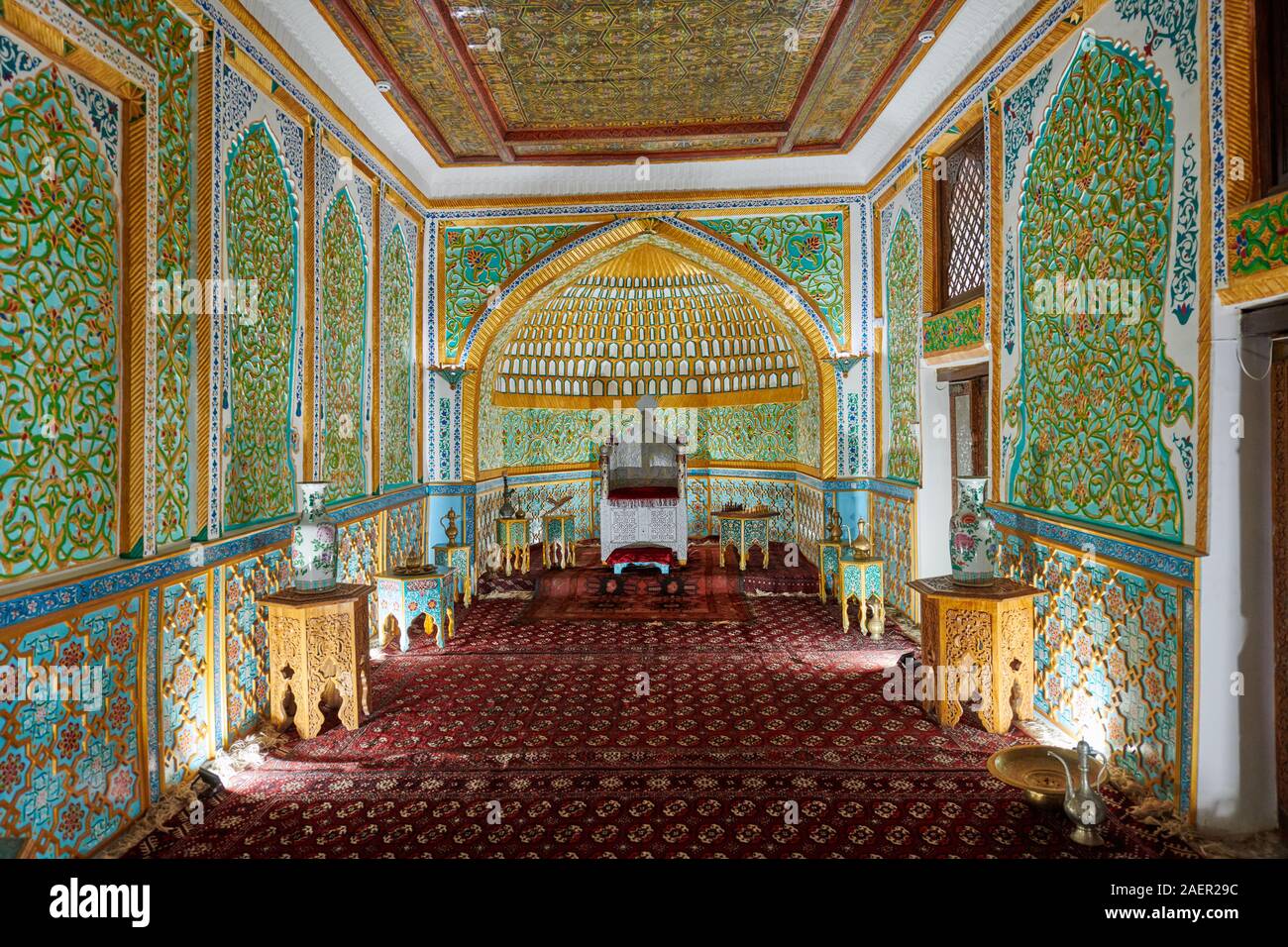 Sala del trono all'interno Kunya Ark, Citadel, Itchan-Kala, Khiva, Uzbekistan in Asia centrale Foto Stock