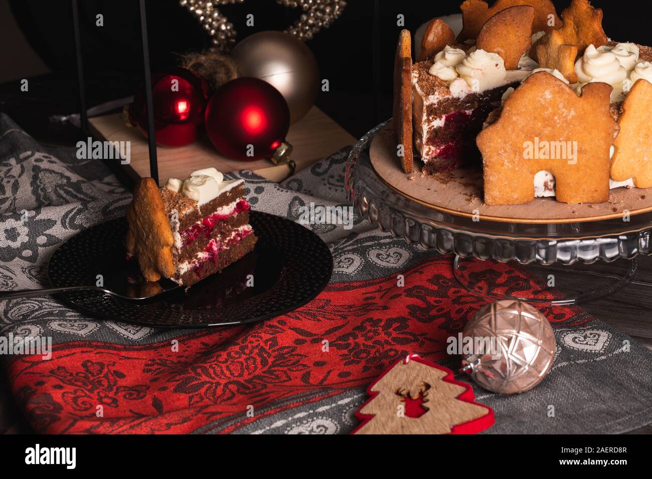 In casa del Nuovo Anno torta di ciliegie nel nuovo anno di entourage Foto Stock