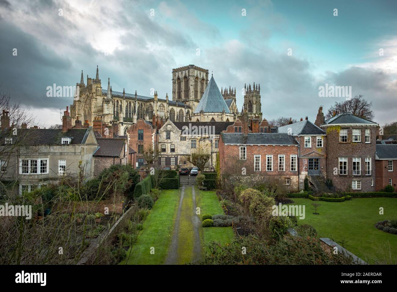 York Minster visto dalla parete di York, York, Regno Unito Foto Stock