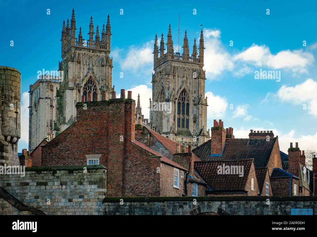 York Minster, camini e tetti, York, Regno Unito Foto Stock