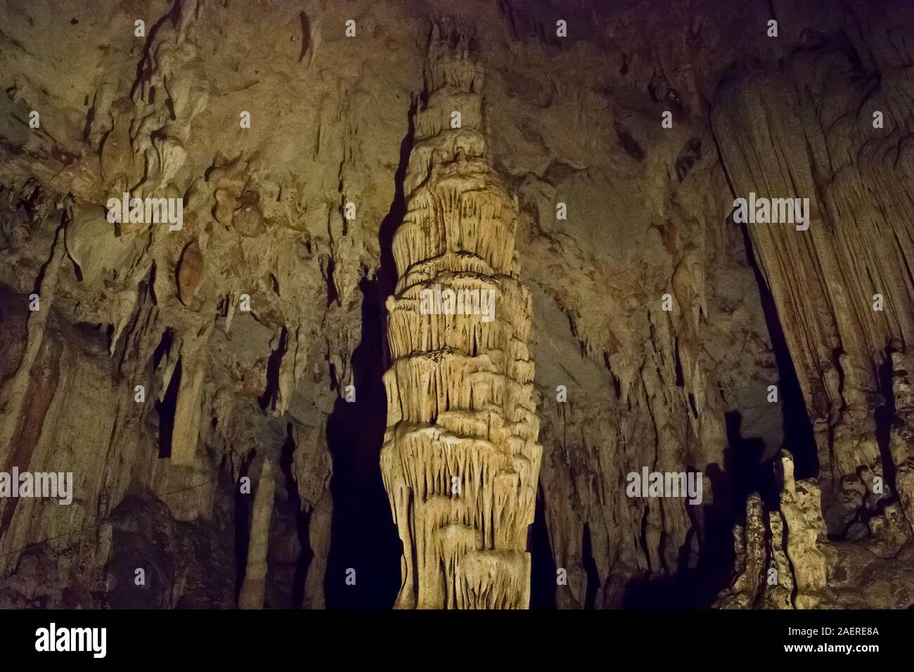 La formazione di stalagmiti a Tham Lot Grotta, Mae Hong Son Provincia, Thailandia Foto Stock