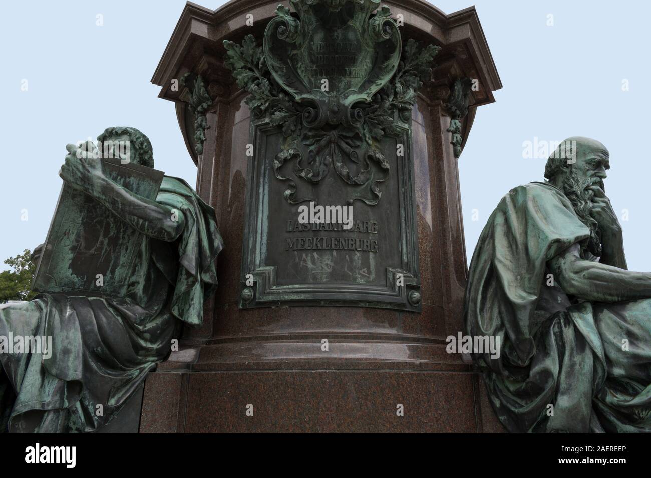 Statua equestre di Friedrich Franz II, giardino di un palazzo, Schwerin, Meclemburgo-Pomerania Occidentale, Germania Foto Stock