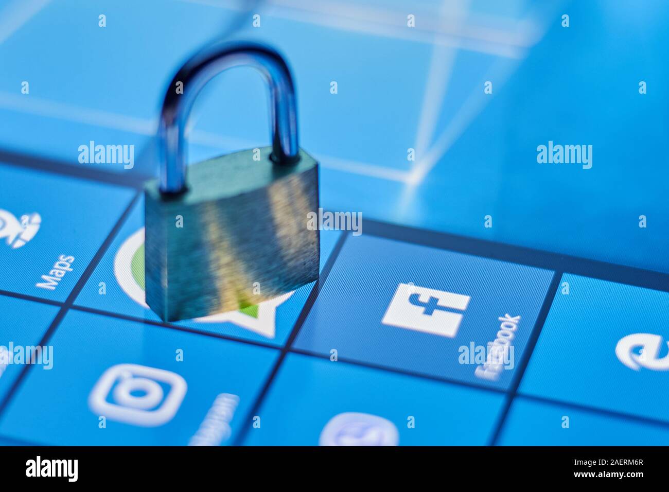 Il concetto di protezione dei dati personali nei social network Facebook. Sicurezza delle reti sociali. Cheboksary, Russia. 4/22/2019 Foto Stock