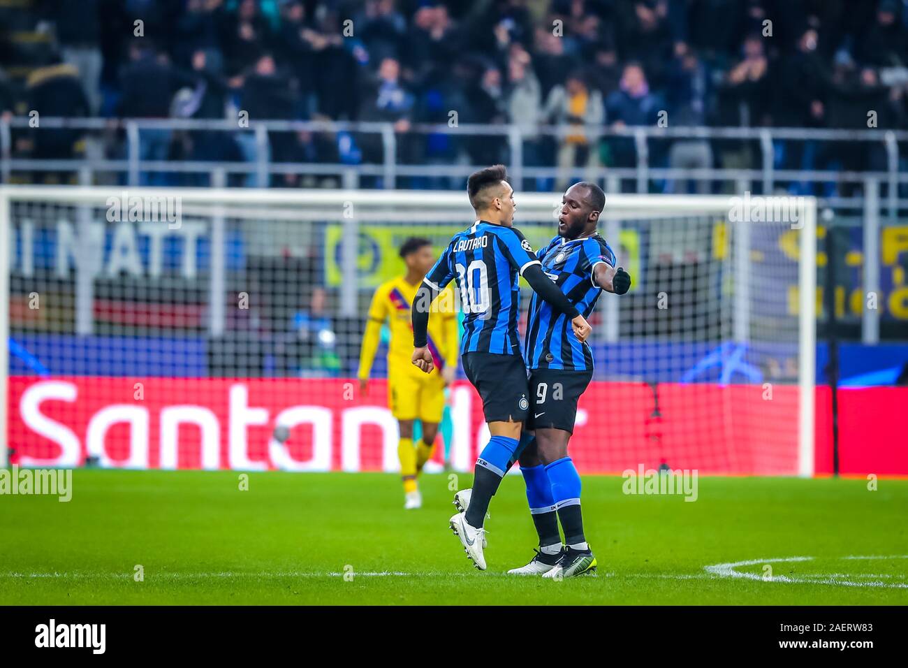 Milano, Italia, 10 dic 2019, lautaro martínez (fc internazionale) e romelu lukaku (fc internazionale) durante il round del Torneo - Inter vs Barcellona - Calcio Champions League campionato Gli uomini - Credit: LPS/Fabrizio Carabelli/Alamy Live News Foto Stock