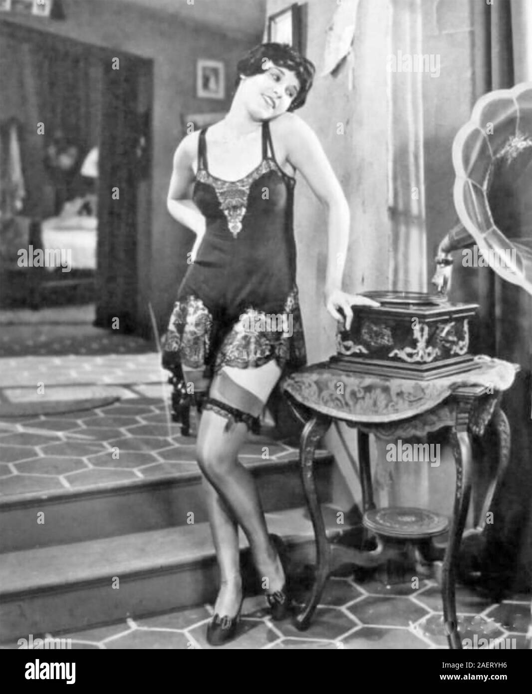 HOT PER PARIGI 1929 Fox Film Corporation produzione con Fifi D'Orsay Foto Stock