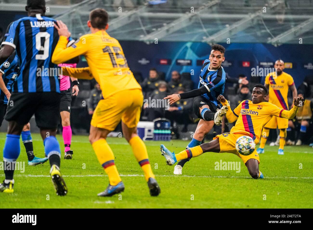 Milano, Italia. Decimo Dec, 2019. lautaro martinez (inter)durante il round del Torneo - Inter vs Barcellona, Soccer Champions League campionato Gli uomini in Milano, Italia, 10 Dicembre 2019 - LPS/Alessio Morgese Credito: Alessio Morgese/LP/ZUMA filo/Alamy Live News Foto Stock