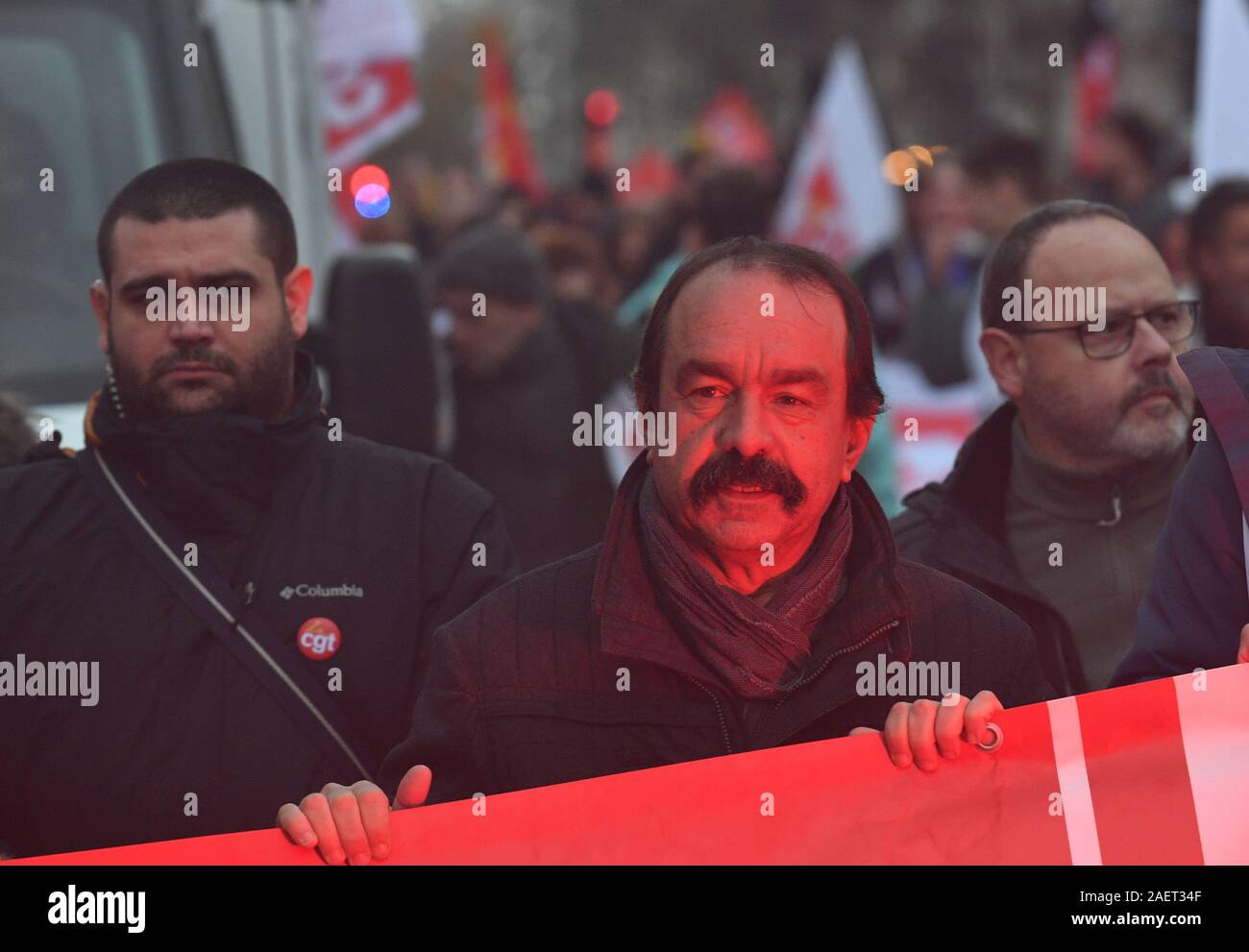 *** Strettamente NESSUNA VENDITA A MEDIA FRANCESI O EDITORI.Dicembre 07, 2019 - Parigi, Francia: Philippe Martinez, capo della CGT unione, prende parte a una protesta contro il governo francese le riforme. La CGT è leader di sciopero di massa e movimento di protesta contro il presidente Macron pensioni del piano di riforma che è iniziato il 5 dicembre. Foto Stock