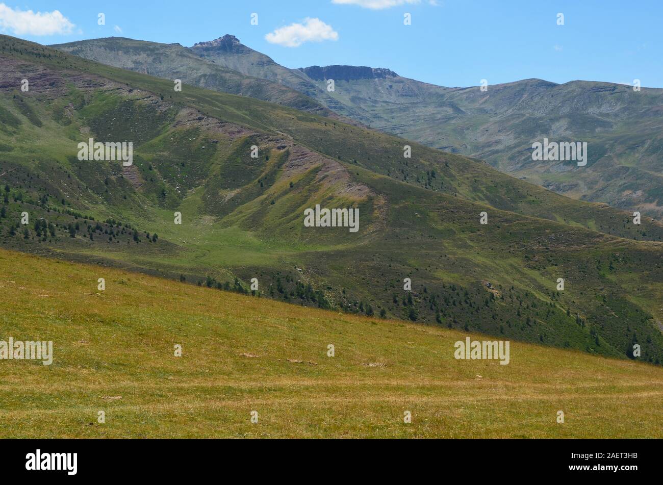 Rilievi di origine glaciale e del carso landforms a Urbion montagne al confine tra la Rioja e di Castilla y León, Spagna settentrionale Foto Stock