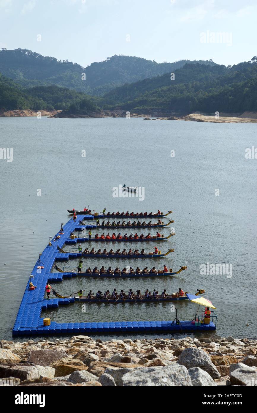 Penang International Dragon Boat Festival, Teluk Bahang Dam, Penang, Malaysia Foto Stock