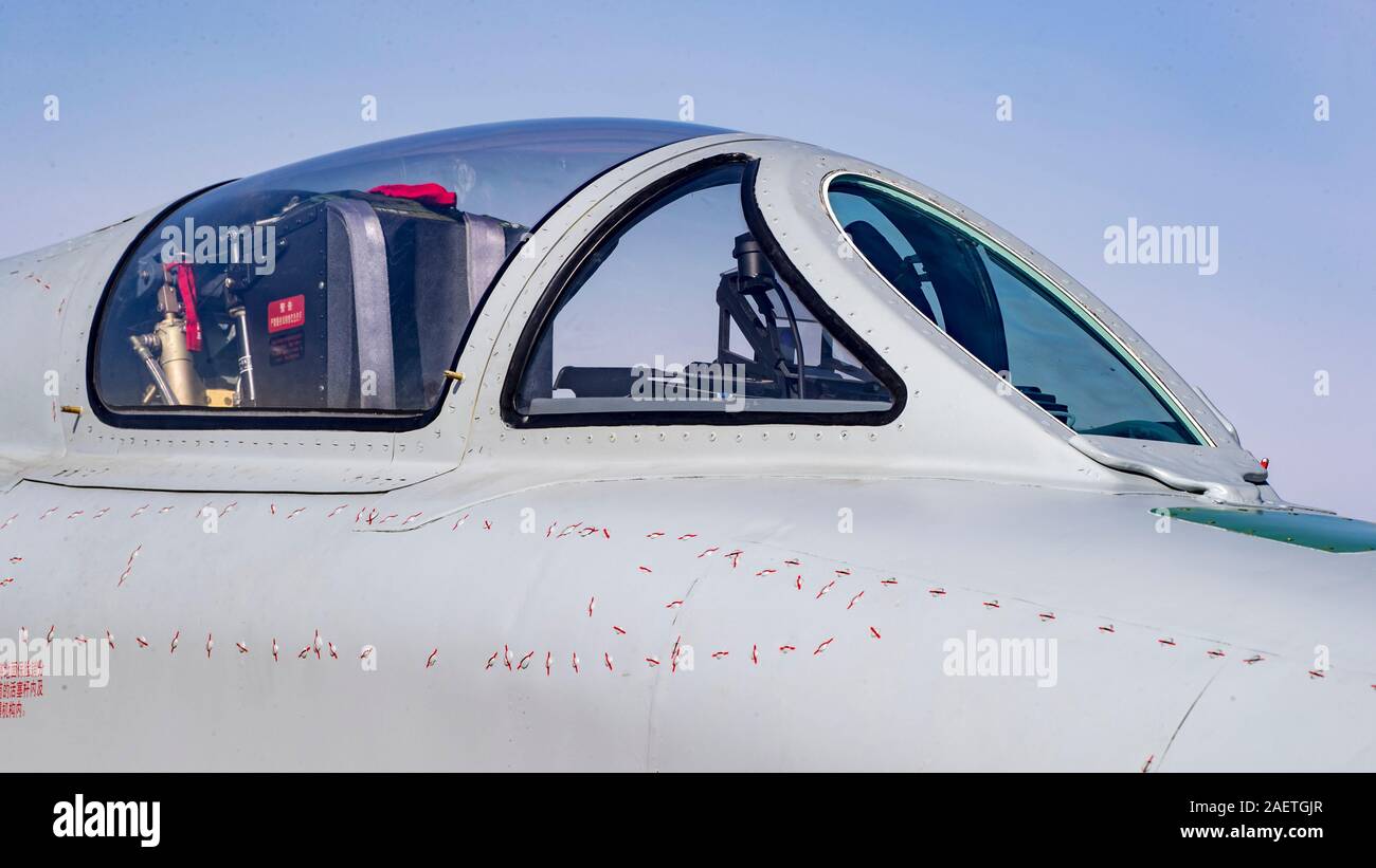 A Shenyang J-8, cinese-costruito a singola sede interceptor Fighter Aircraft, è esposto a una base di aria durante un air force open day in Changchun city, n. Foto Stock