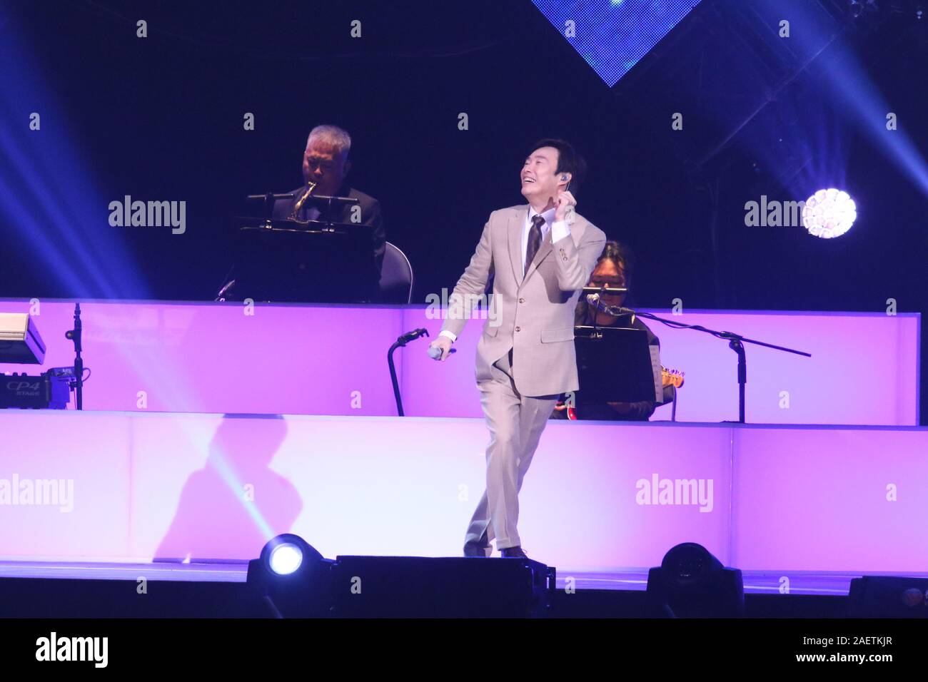 Il cinese cantautore e host Fei Yu-ching compie durante il suo concerto di arrivederci, che si tiene a Taipei Arena per terminare il suo 47-yaer eseguendo c Foto Stock