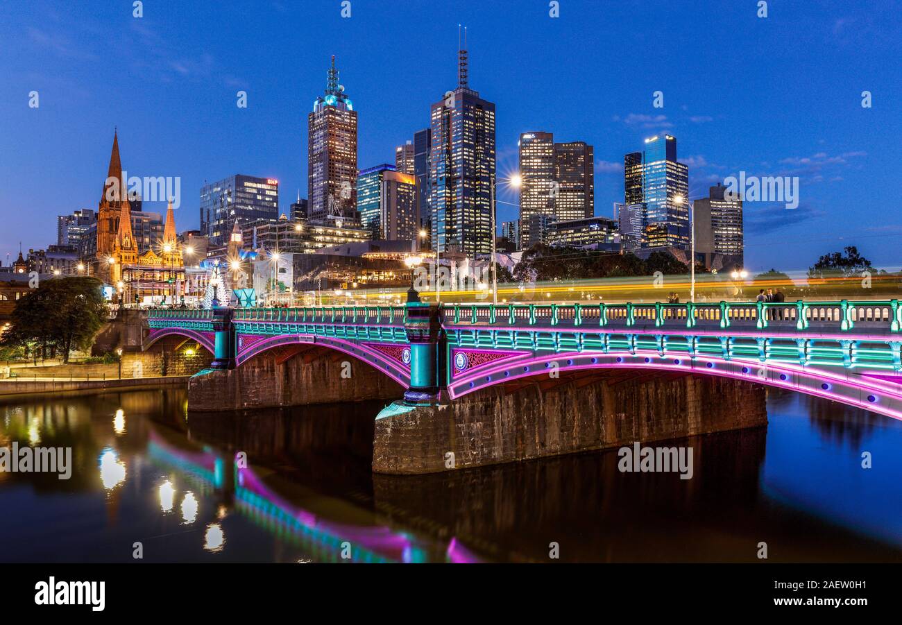 La vista di Melbourne CBD da Southbank, Victoria, Australia. Foto Stock