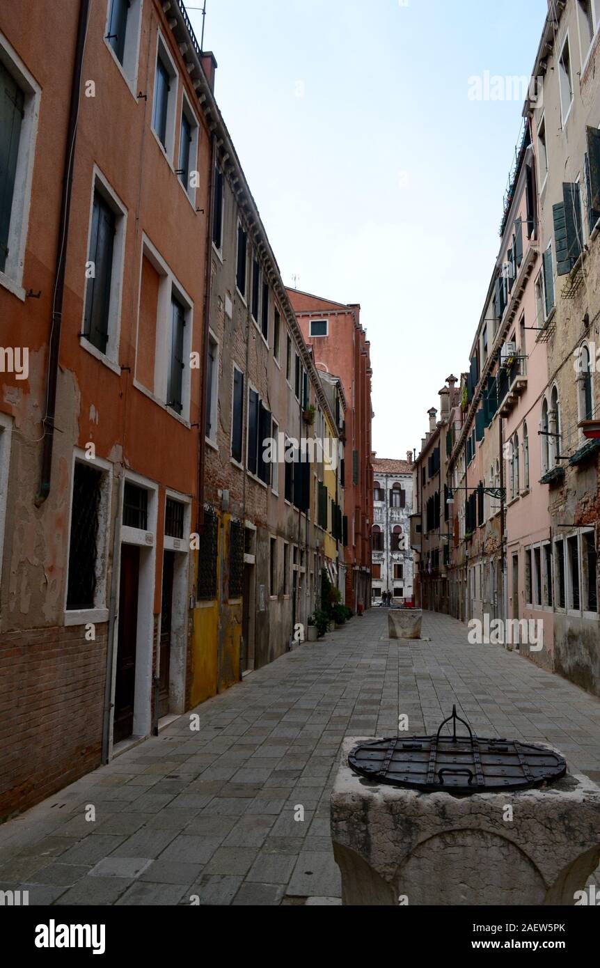 Lato veneziano street, Venezia Foto Stock