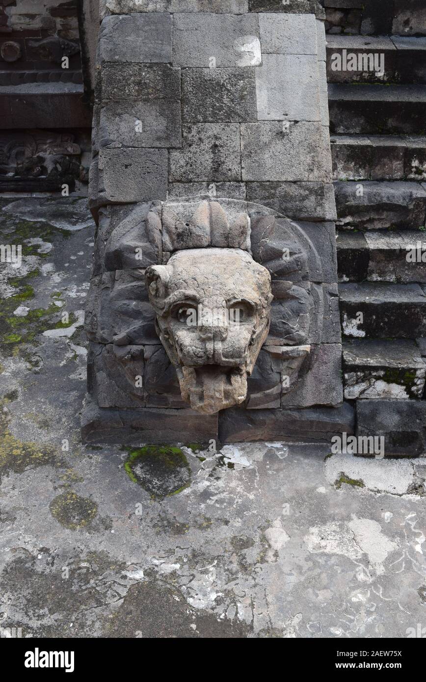 Testa di un serpente piumato, Teotihuacán. Foto Stock