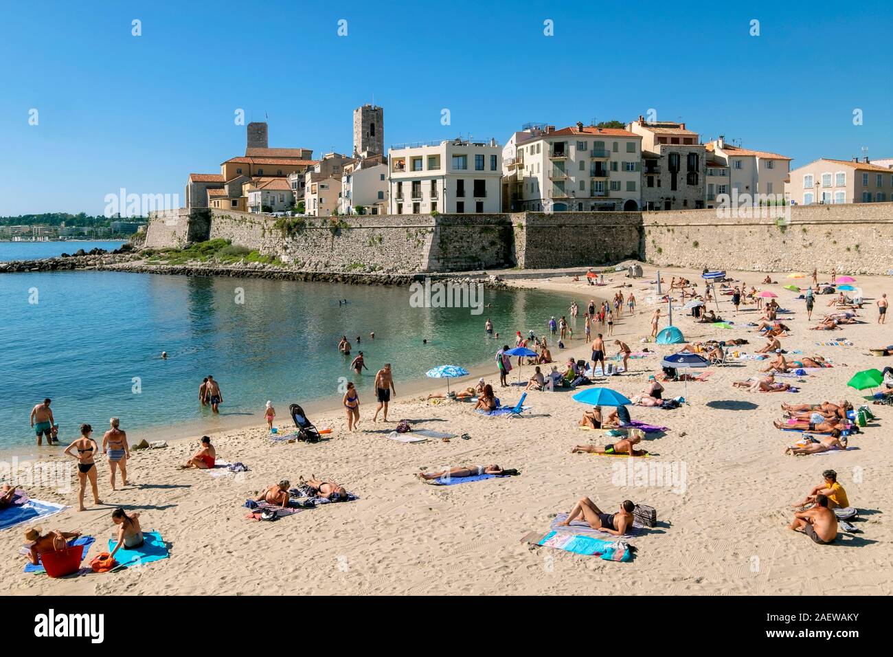 Plage de la Gravette beach, Antibes, sulla Riviera Francese, Provence, Francia Foto Stock