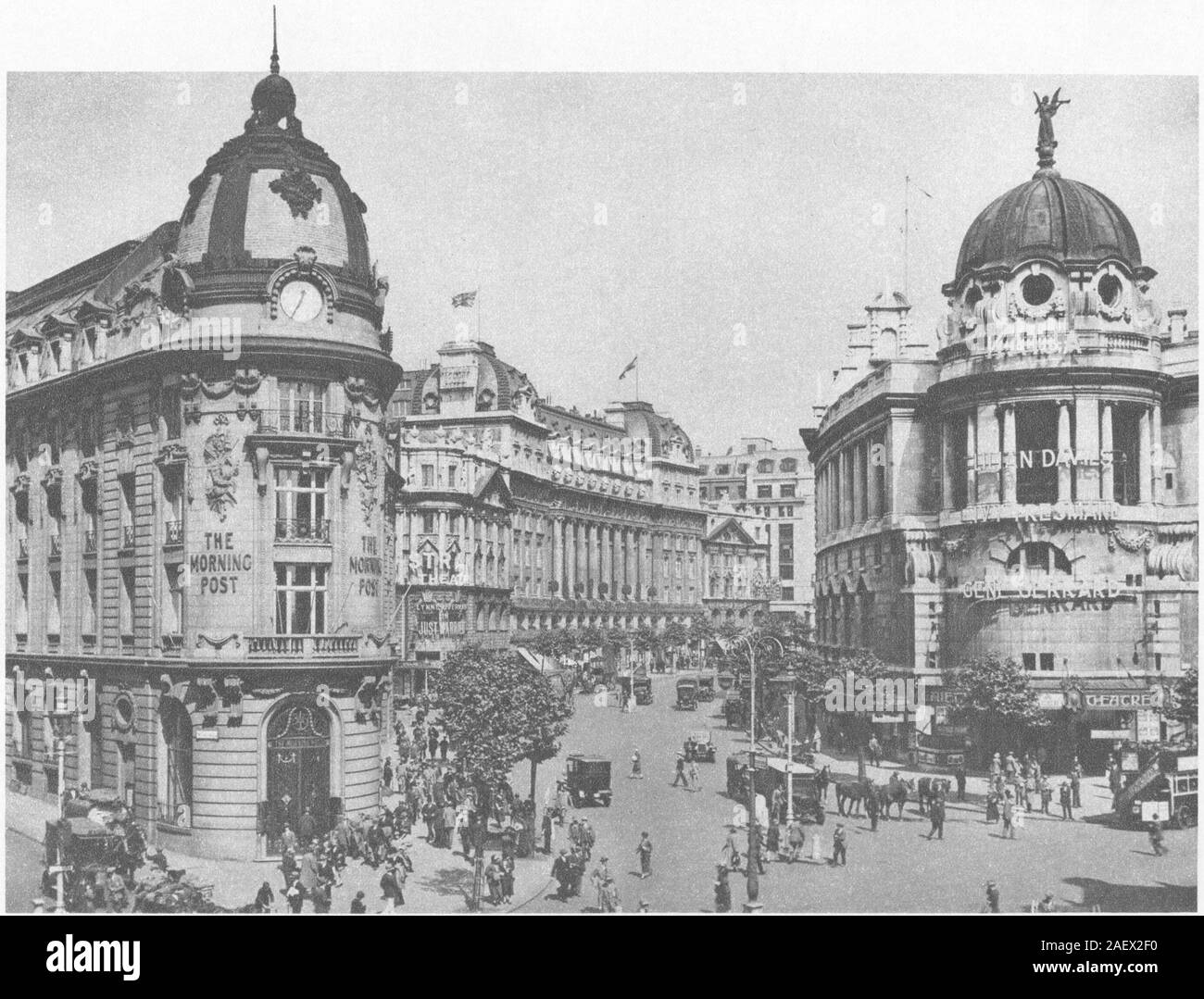 Londra. Premere & stage guardia entrata occidentale di Aldwych Crescent 1926 antica stampa Foto Stock