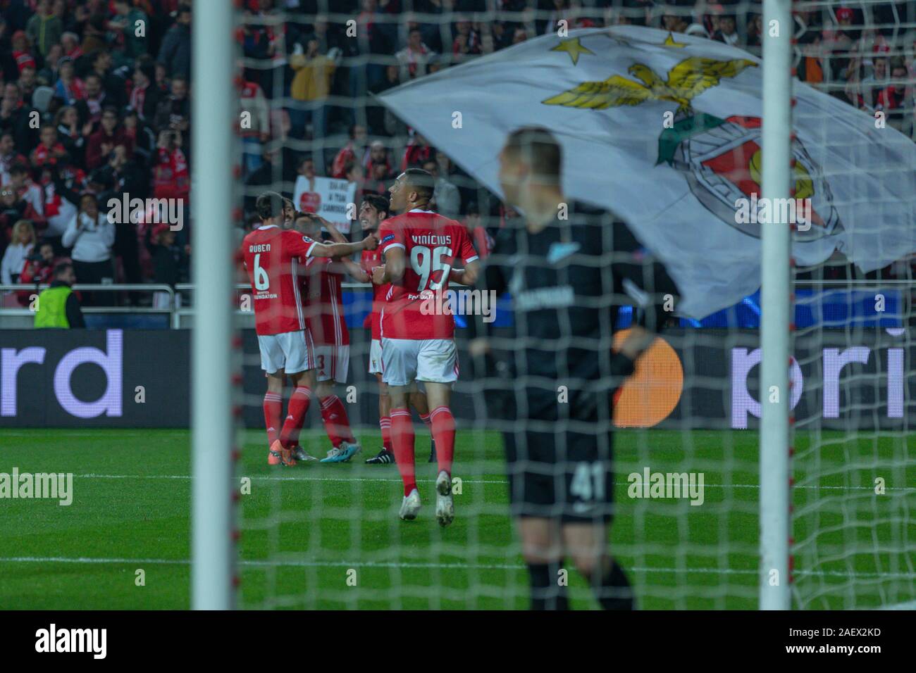 Dicembre 10, 2019. Lisbona, Portogallo. Benfica giocatori festa dopo un gol durante il gioco del sesto round del gruppo G per la UEFA Champions League, SL Benfica vs Zenit Credito: Alexandre de Sousa/Alamy Live News Foto Stock