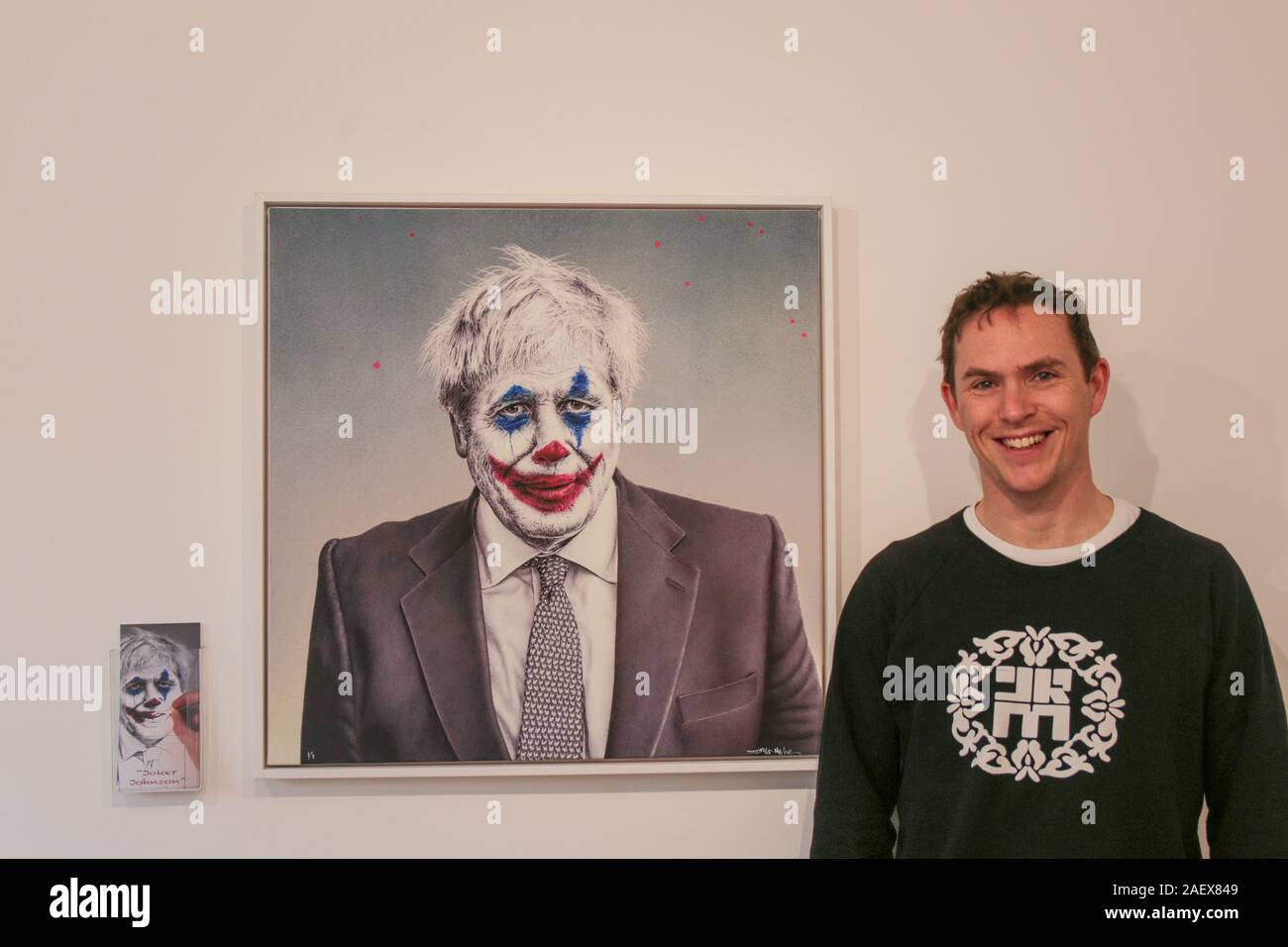 Londra, Regno Unito. Undicesimo Dec, 2019. Artista James Mylne marcatura di dieci anni della sua penna a sfera "arte", presso la Galleria Fizrovia. Credito: Paolo Quezada-Neiman/Alamy Live News Foto Stock