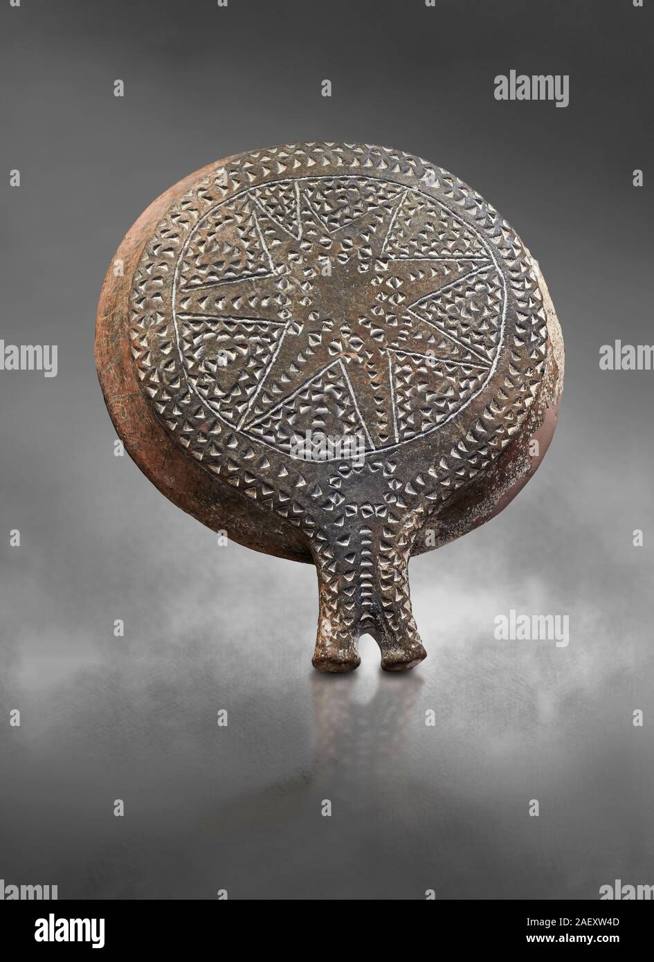 In terracotta delle Cicladi 'padella' con stella incied decorazione da Chalandriani, Syros. Inizio periodo cicladico II 2800-2300 BC), Archeologico Nazionale Foto Stock