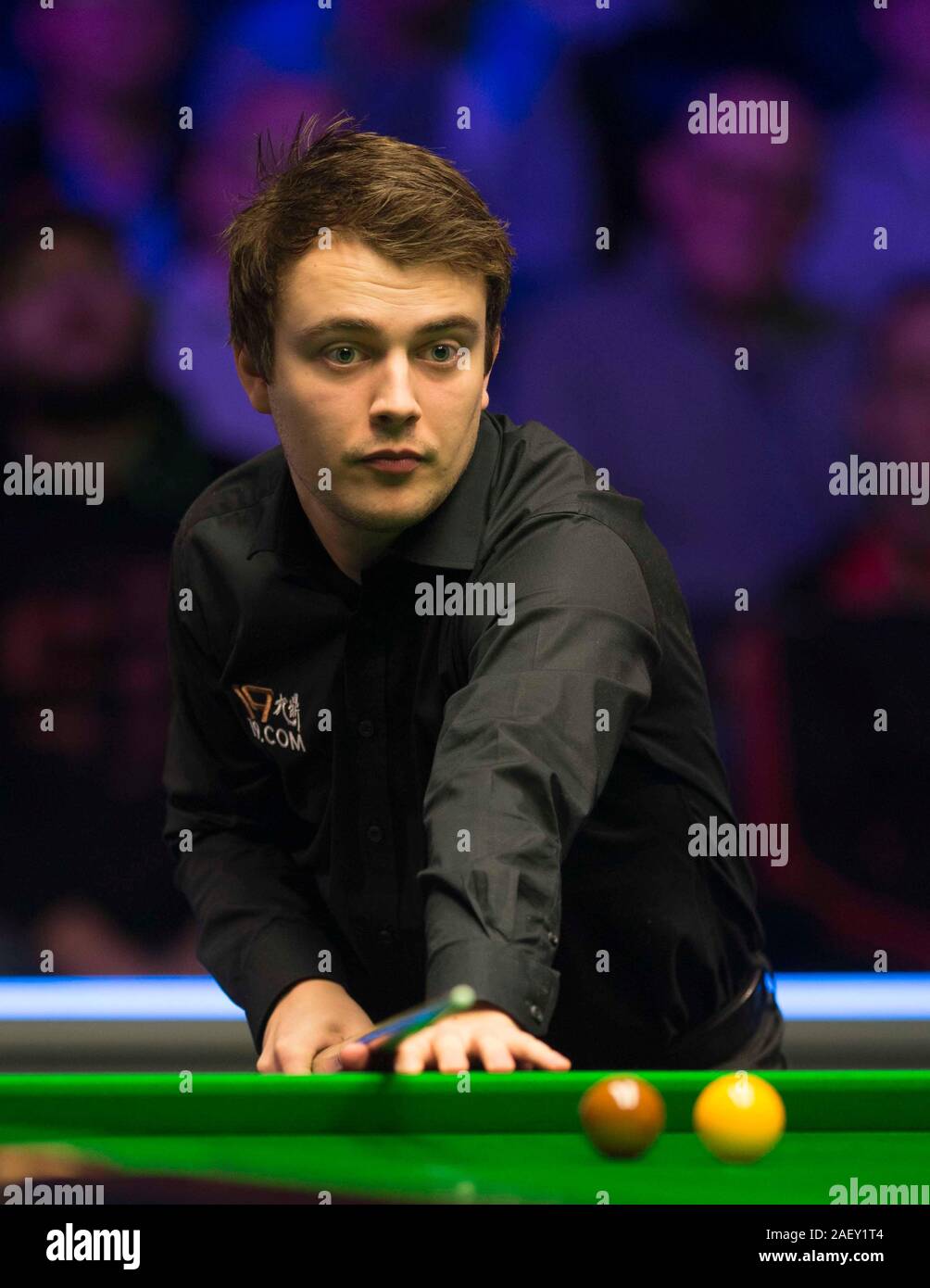 Glasgow, Scotland, Regno Unito. Undicesimo Dec, 2019. Scottish Open Snooker John Higgins v Alexander Ursenbacher Alexander Ursenbacher mostrato di credito: Chris McNulty/Alamy Live News Foto Stock