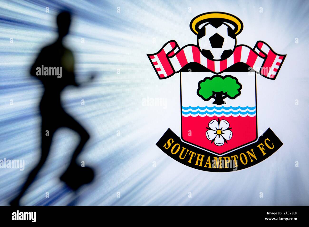 SOUTHAMPTON, in Inghilterra, in luglio. 1. 2019: Southampton football club il logo Premier League, Inghilterra. Giocatore di calcio silhouette. Foto Stock