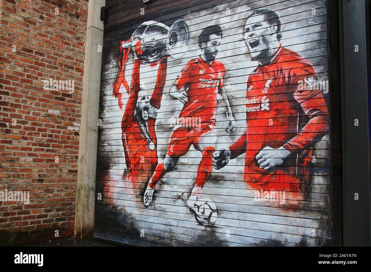 Porta di Garage pittura del Liverpool FC football giocatori sul Fleet Street, in Concert Square, Cavern Quarter, Liverpool. Inghilterra, l'Europa. Foto Stock
