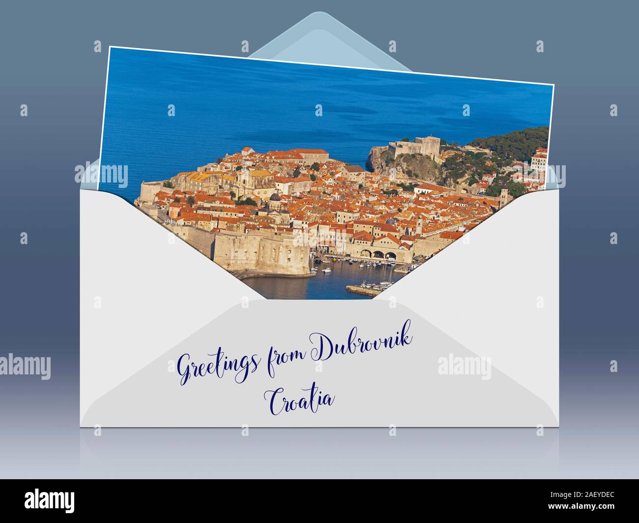 Una volta aperta la busta con una foto e la didascalia saluti da. Vista dal monte Srd della città vecchia di Dubrovnik, Dalmazia, Croazia, Europa Foto Stock