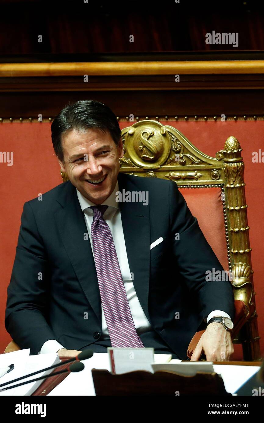 Roma, Italia. Undicesimo Dec, 2019. Giuseppe Conte Roma 11 dicembre 2019. La discussione e la votazione su MES, la stabilità europea meccanismo. Foto di Samantha Zucchi Insidefoto Credito: insidefoto srl/Alamy Live News Foto Stock