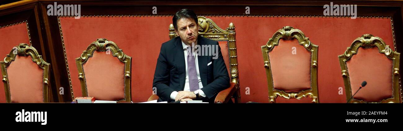 Roma, Italia. Undicesimo Dec, 2019. Giuseppe Conte Roma 11 dicembre 2019. La discussione e la votazione su MES, la stabilità europea meccanismo. Foto di Samantha Zucchi Insidefoto Credito: insidefoto srl/Alamy Live News Foto Stock