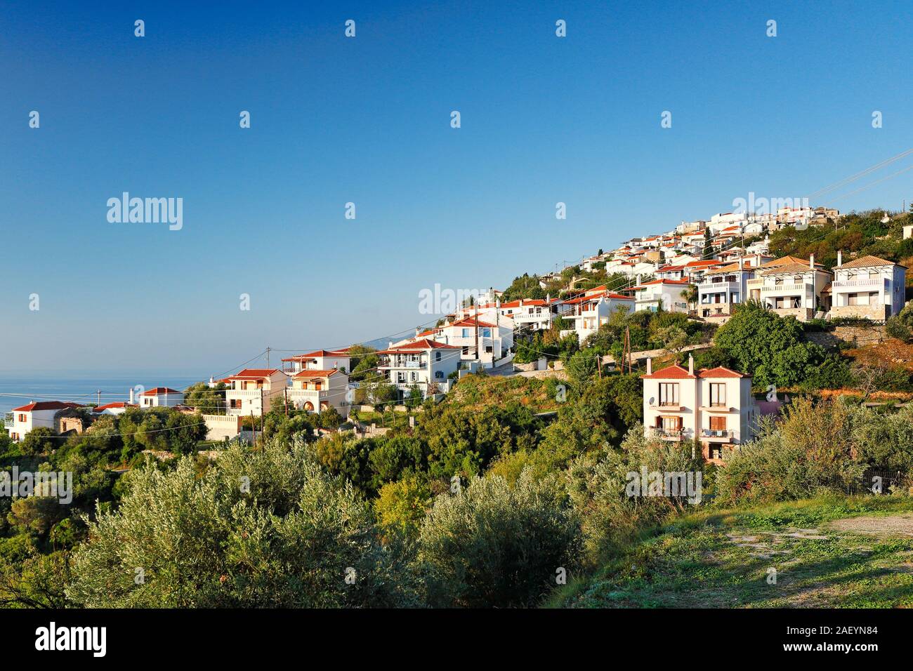 Le case tradizionali presso la vecchia Chora di Alonissos Island, Grecia Foto Stock