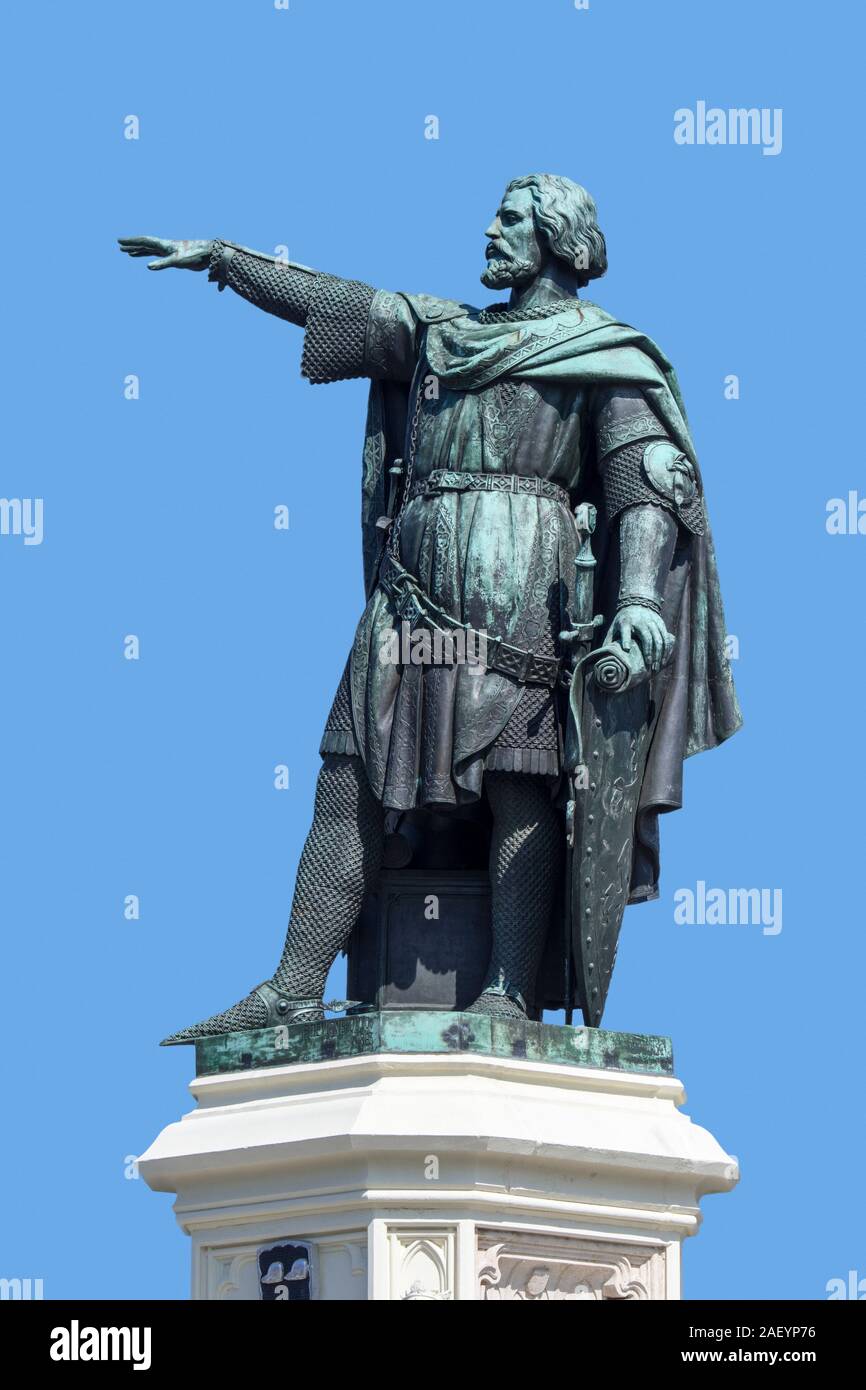 La statua di Jacob Van Artevelde contro il cielo blu presso il mercato del venerdì / Vrijdagmarkt nella città Ghent / Gent, Fiandre Orientali, Belgio Foto Stock