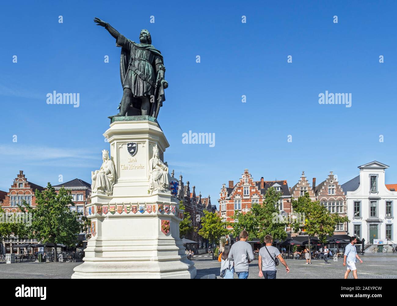 La statua di Jacob Van Artevelde presso il mercato del venerdì / Vrijdagmarkt nella città Ghent / Gent, Fiandre Orientali, Belgio Foto Stock