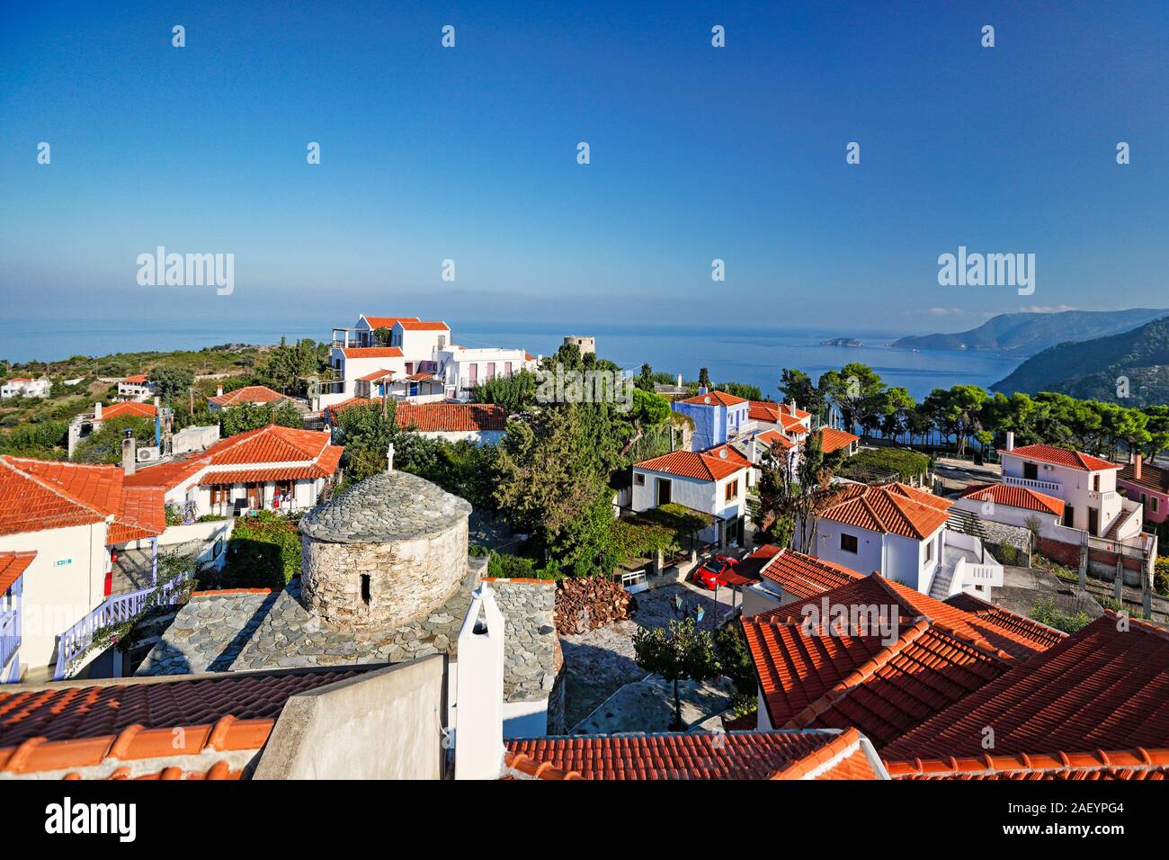 Le case tradizionali presso la vecchia Chora di Alonissos Island, Grecia Foto Stock