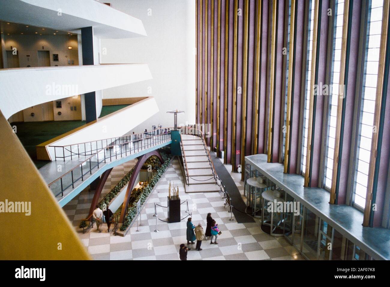 New York, New York, Stati Uniti d'America - Dicembre 1991: archiviazione vista interna del palazzo delle Nazioni Unite lobby. Foto Stock