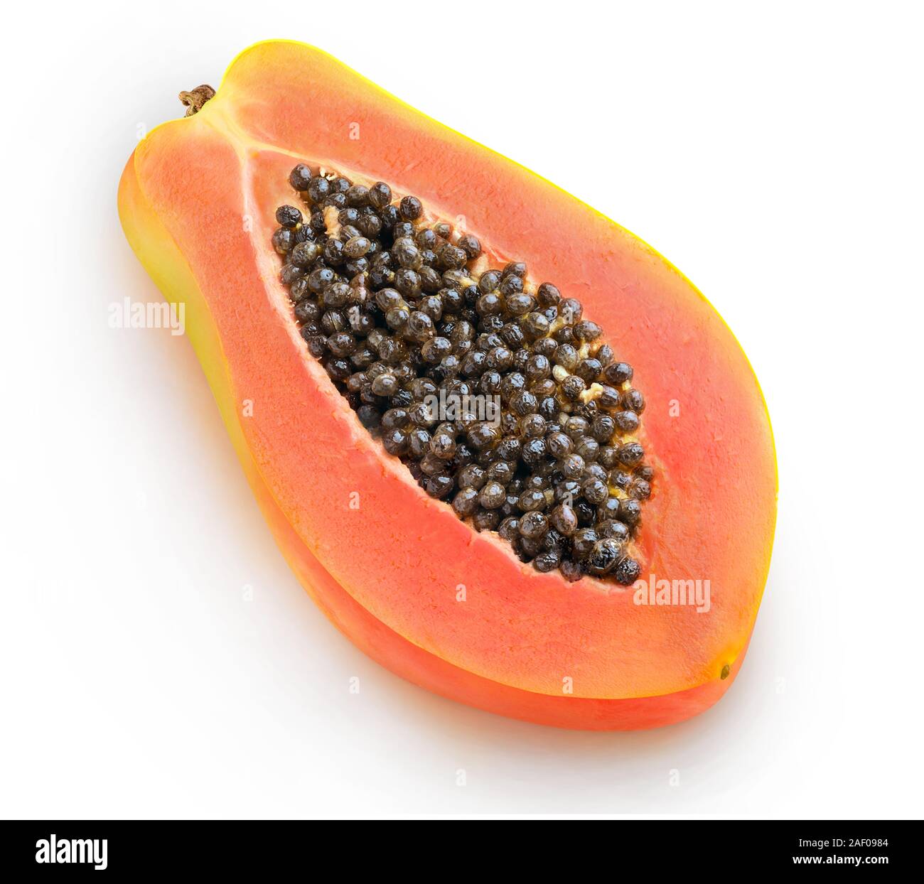 La papaia isolato. Semi di papaia fresca frutta con semi, vista dall'alto, isolato su sfondo bianco con tracciato di ritaglio Foto Stock