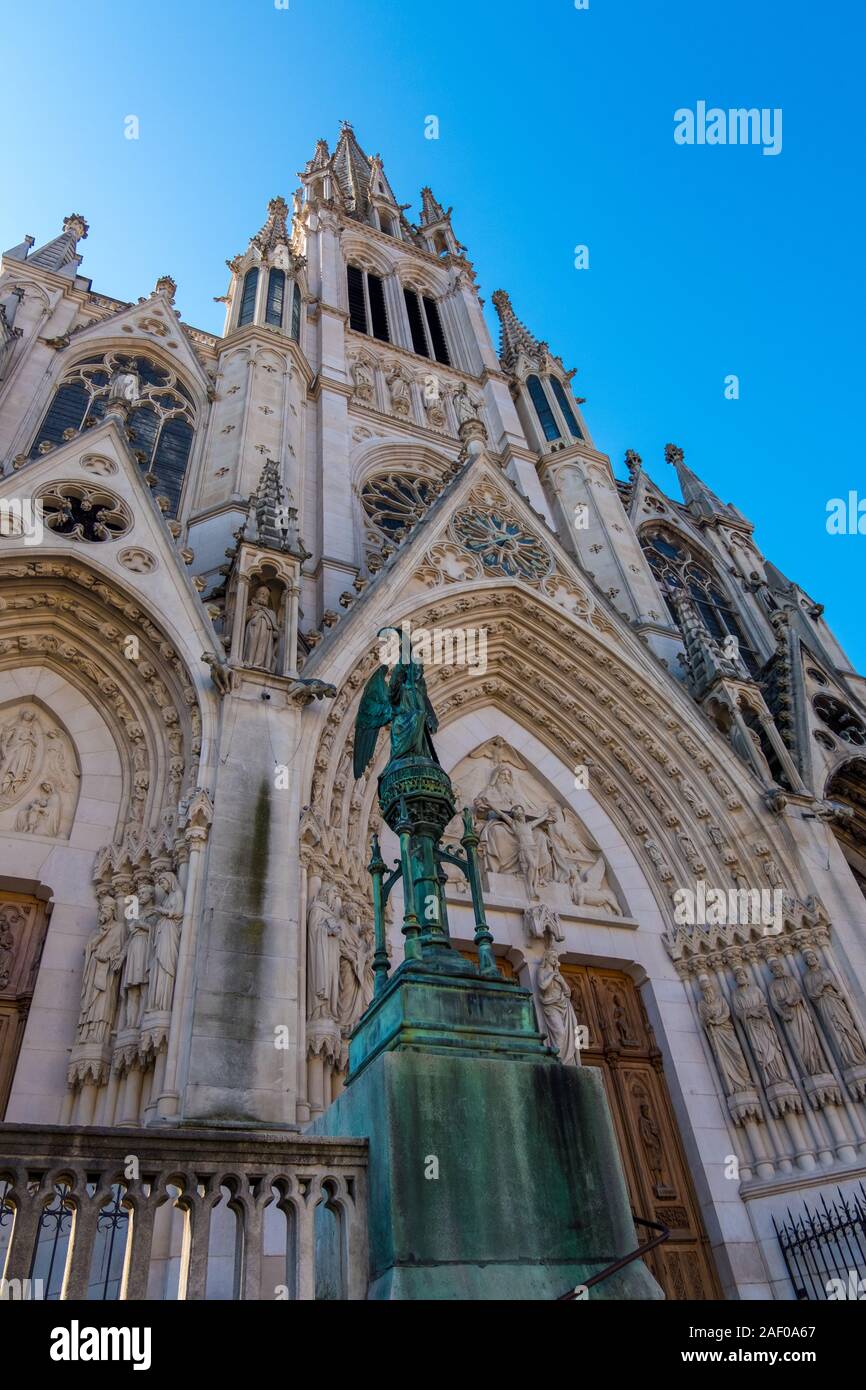 Nancy, Francia - 31 agosto 2019: Basilica di Saint-Epvre nel centro storico della città di Nancy nella regione della Lorena della Francia Foto Stock