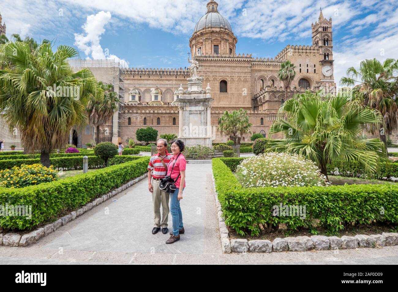 La Cattedrale di Palermo, in Sicilia. La cattedrale dal 1185 è caratterizzato da vari stili grazie a successivi restauri sotto diverse culture Foto Stock