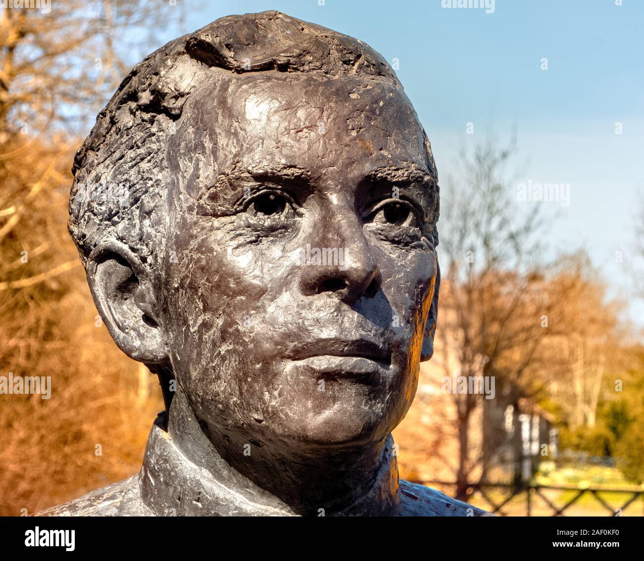 Dettaglio della statua di Jim Clark, Racing Driver, Kilmany, Fife, Scozia, Regno Unito. Foto Stock